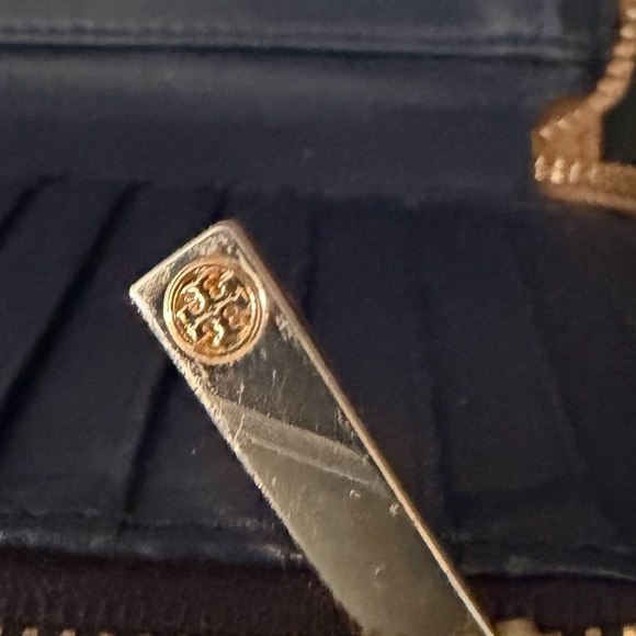 Tory Burch Taupe Zip Around Wallet with Blue Interior - Picture 9 of 13